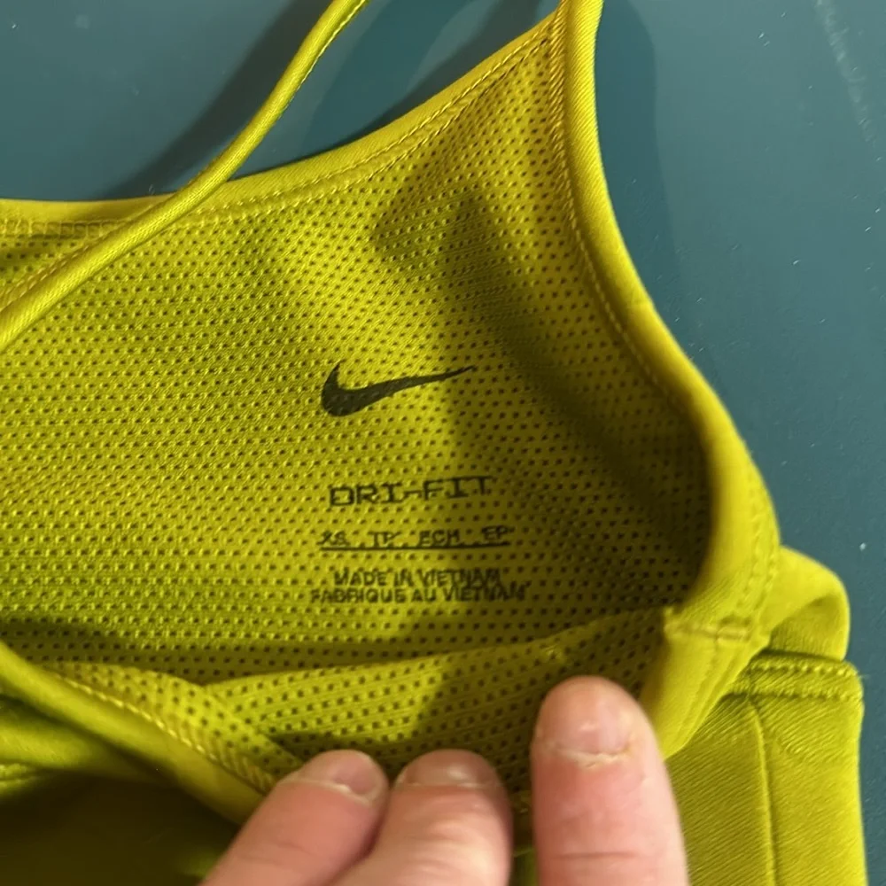 NIKE GIRLS INDY BRA: GREEN: NEW WITH TAGS: SIZE XS
